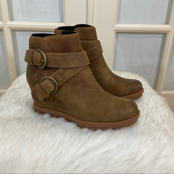 Sorel Shoes - NWOT SOREL Joan Of Arctic Wedge ll Buckle Bootie 8